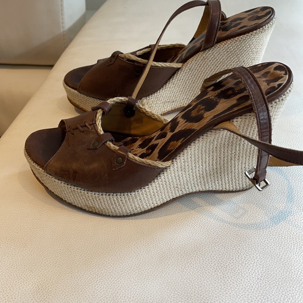 Shoes - Picture 3 of 7
